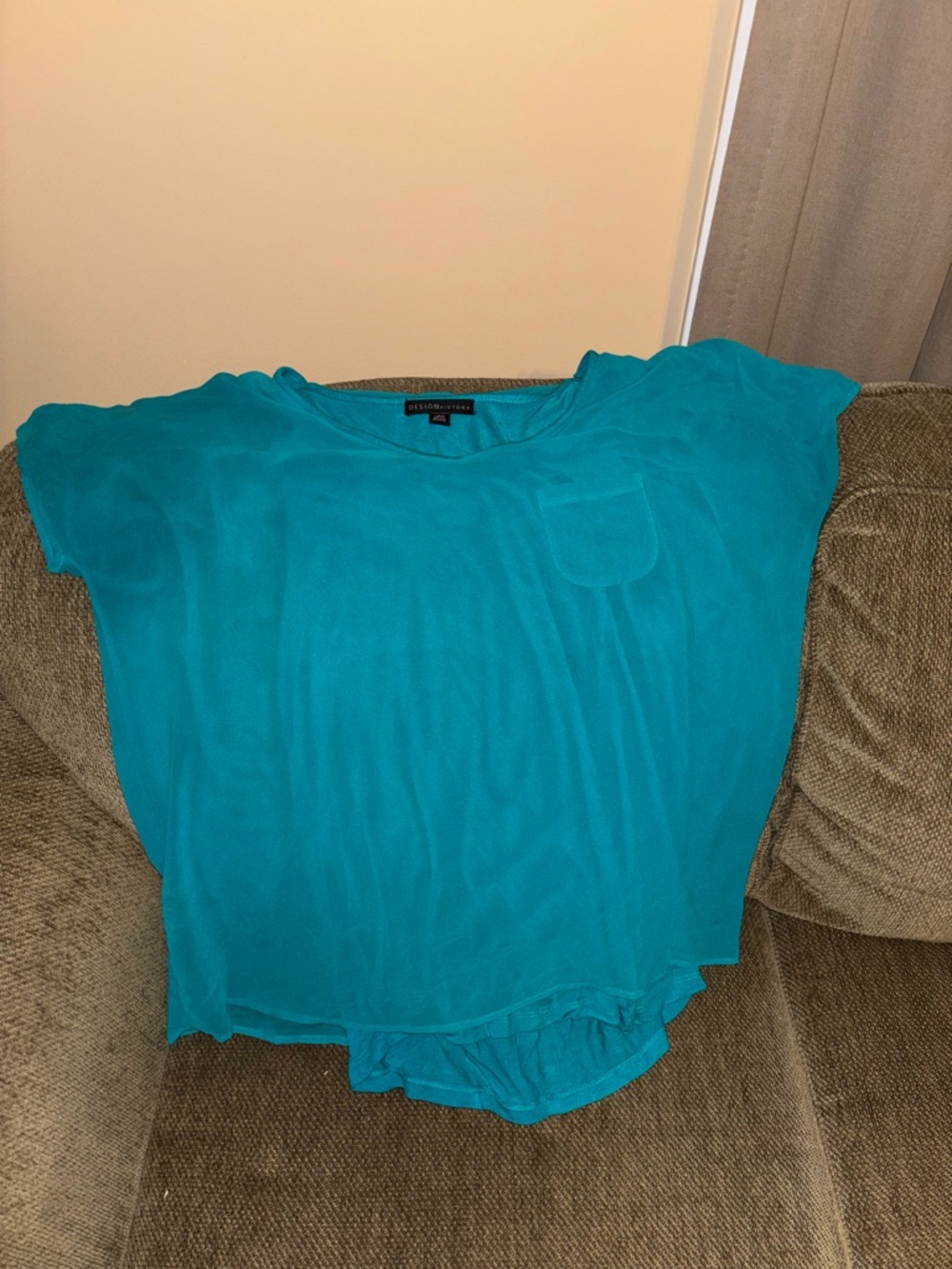 Design History turquoise short sleeve pocket tee